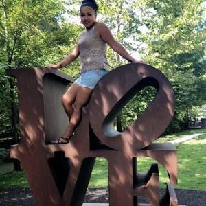 Meet your Posher, Mirella